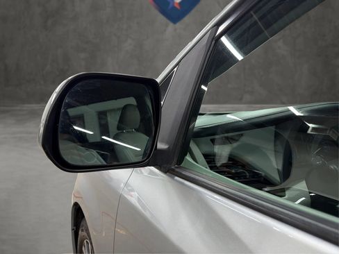 Used 2019 Toyota Sienna XLE image 19