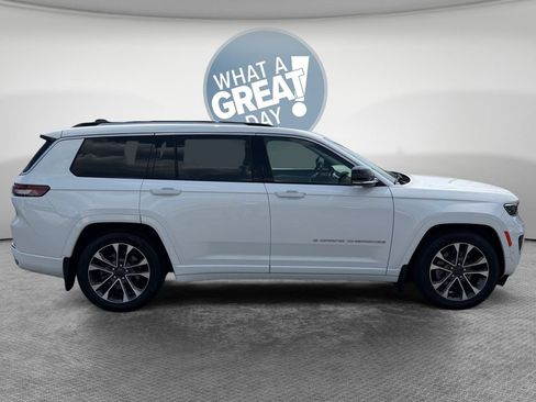 Used 2023 Jeep Grand Cherokee L Overland w/ Luxury Tech Group IV AWD/4WD image 2