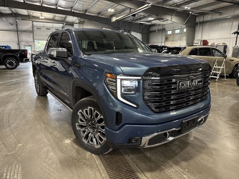 Used 2025 GMC Sierra 1500 Denali Ultimate AWD/4WD image 2