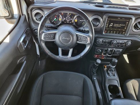 Used 2022 Jeep Wrangler Unlimited Rubicon 4xe w/ Cold Weather Group AWD/4WD image 24