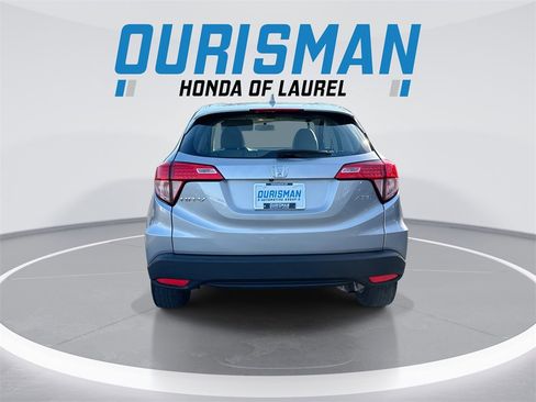 Used 2018 Honda HR-V LX image 7