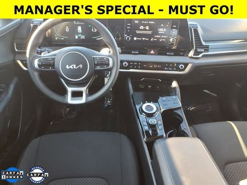 Used 2023 Kia Sportage LX image 9