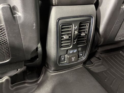Used 2021 Jeep Grand Cherokee Limited w/ Quick Order Package 28K 80th AWD/4WD image 21