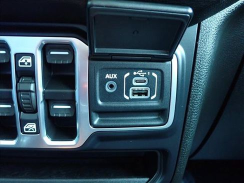 Used 2026 Jeep Gladiator Sport AWD/4WD image 17