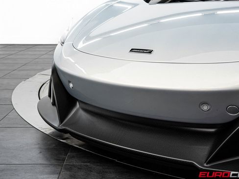 Used 2016 McLaren 675LT Spider image 16