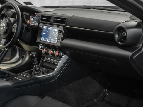 Used 2023 Toyota GR86 RWD image 16