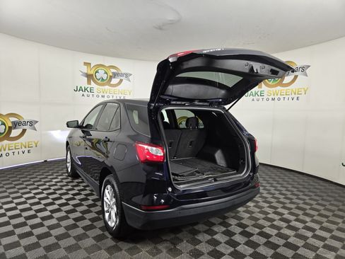 Used 2020 Chevrolet Equinox LS w/ LS Convenience Package FWD image 29