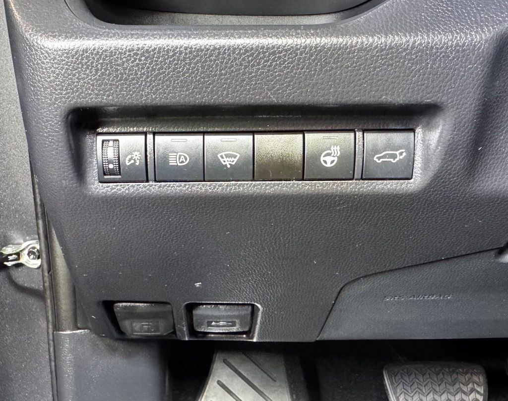 Certified 2021 Toyota RAV4 XLE w/ Convenience Package AWD/4WD image 28