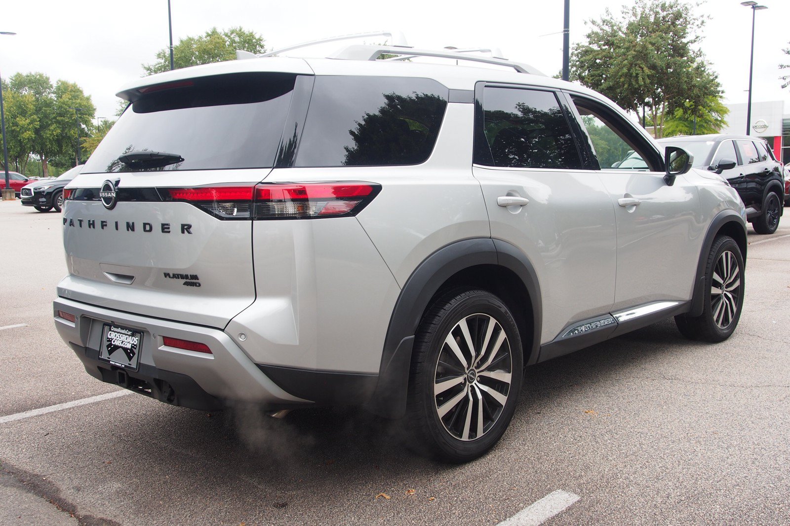 Used 2024 Nissan Pathfinder Platinum AWD/4WD image 7