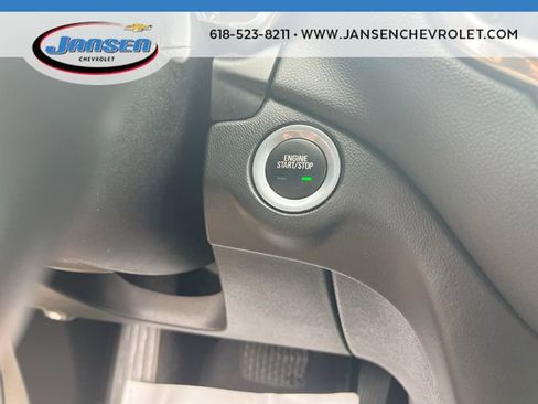 Used 2018 Chevrolet Equinox LT AWD/4WD image 17