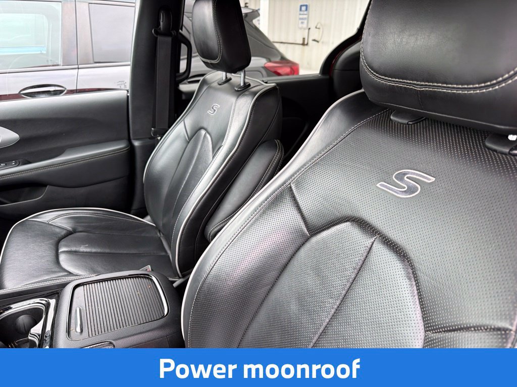 Used 2025 Chrysler Pacifica Limited FWD image 19