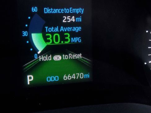 Used 2023 Toyota Sienna XLE image 27