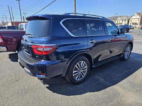 Used 2023 Nissan Armada SL w/ Captain's Chairs Package image 4