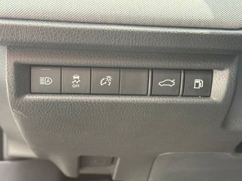 Used 2025 Toyota Camry LE w/ Convenience Package FWD image 22
