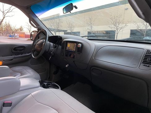 Used 2001 Ford F150 Lariat image 12
