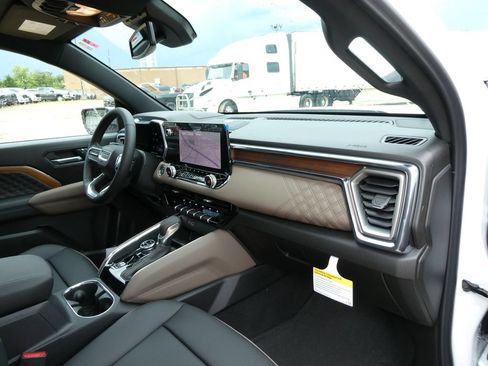 New 2026 GMC Canyon Denali AWD/4WD image 12