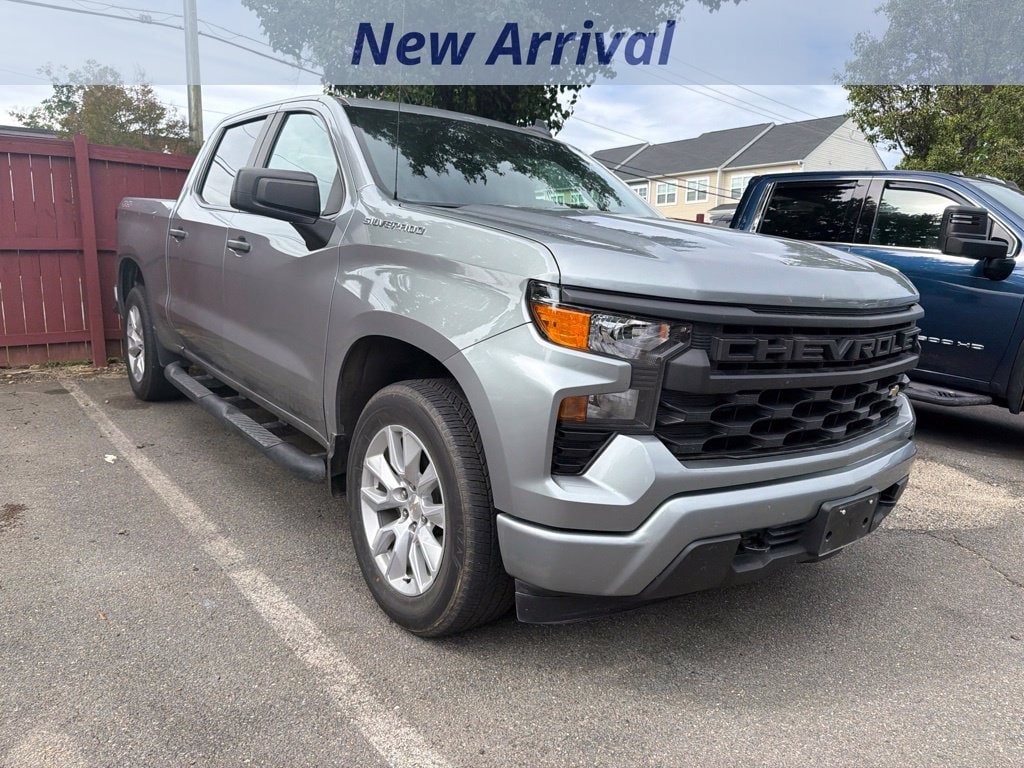 Used 2023 Chevrolet Silverado 1500 Custom AWD/4WD image 2