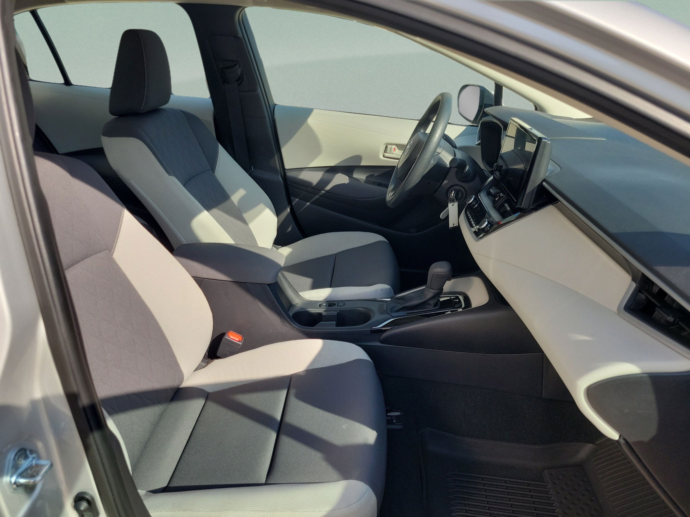 Used 2026 Toyota Corolla LE FWD image 31