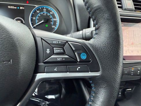 Certified 2024 Nissan Leaf SV Plus image 27