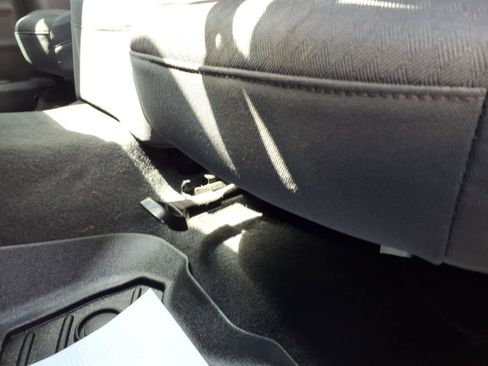 Used 2020 Chevrolet Silverado 1500 LT image 12