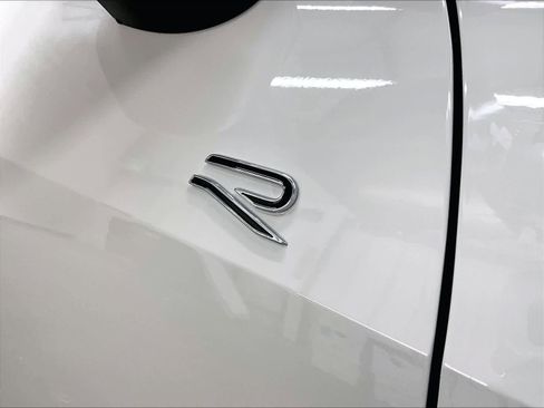 New 2026 Volkswagen Tiguan SE R-Line AWD/4WD image 32