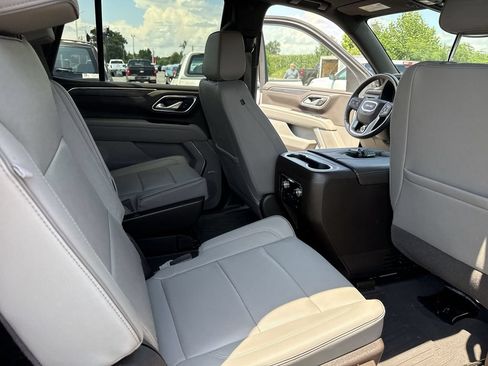Certified 2022 GMC Yukon SLT w/ SLT Luxury Package AWD/4WD image 34