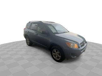 Used 2012 Toyota RAV4 FWD V6 w/ Upgrade Value Pkg video 2