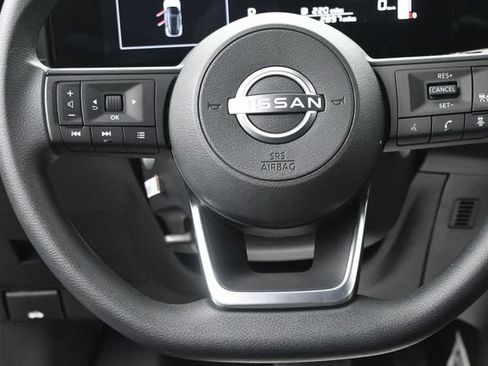 Used 2025 Nissan Kicks S w/ Interior Electronics Package FWD image 18