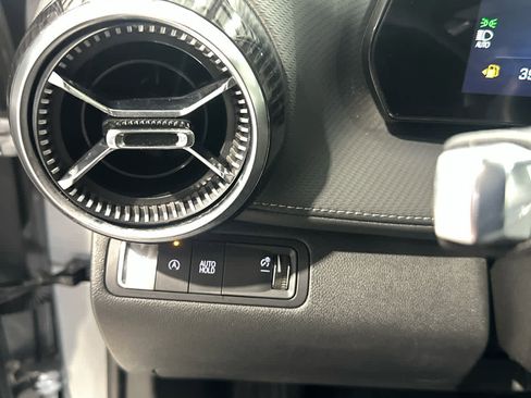 Used 2025 Chevrolet Equinox LT FWD image 18