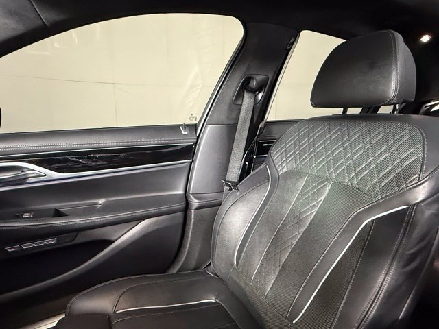 Used 2018 BMW 750i RWD image 16