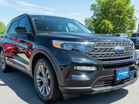Used 2023 Ford Explorer XLT w/ Equipment Group 202A AWD/4WD image 4