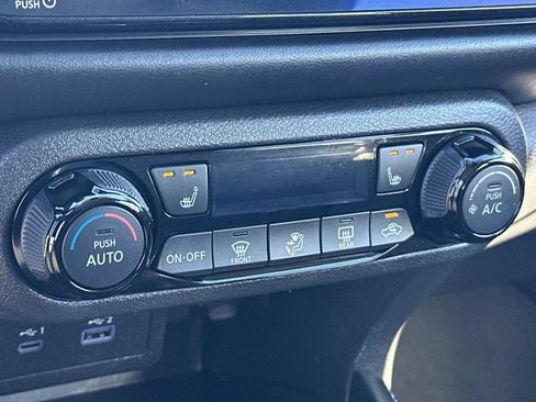 Used 2023 Nissan Kicks SR w/ SR Premium Package image 20