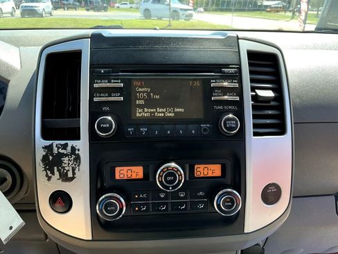 Used 2013 Nissan Frontier SV w/ SV Value Truck Pkg AWD/4WD image 19