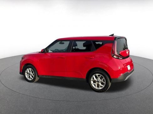 Used 2025 Kia Soul LX w/ LX Technology Package image 10