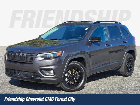 Used 2023 Jeep Cherokee Altitude Lux image 1