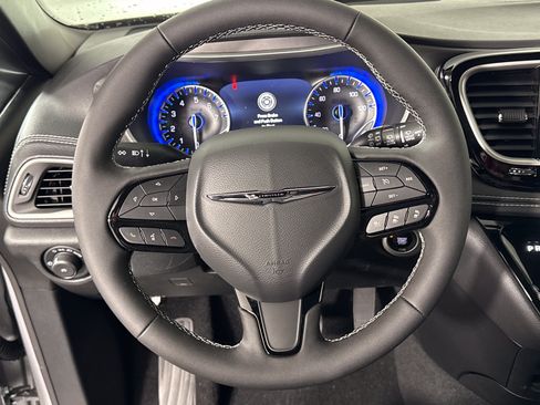 New 2026 Chrysler Pacifica Select w/ S Appearance Package FWD image 16
