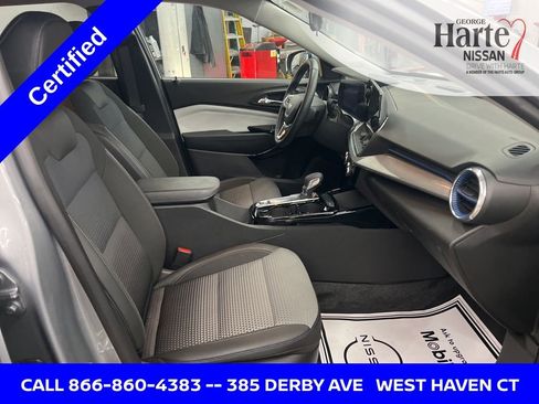 Used 2024 Chevrolet Trax LT w/ Driver Confidence Package image 40
