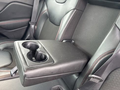 Used 2020 Jeep Cherokee Trailhawk w/ Comfort/Convenience Group image 11