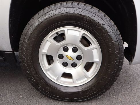 Used 2014 Chevrolet Suburban LT w/ Luxury Package AWD/4WD image 44
