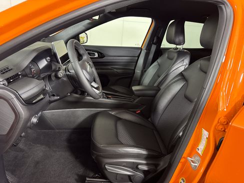 New 2026 Jeep Compass Latitude AWD/4WD image 12