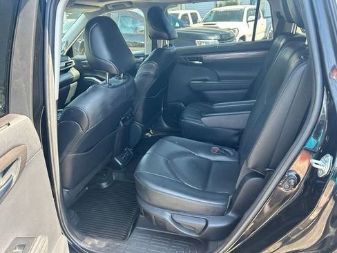Used 2021 Toyota Highlander Limited AWD/4WD image 15