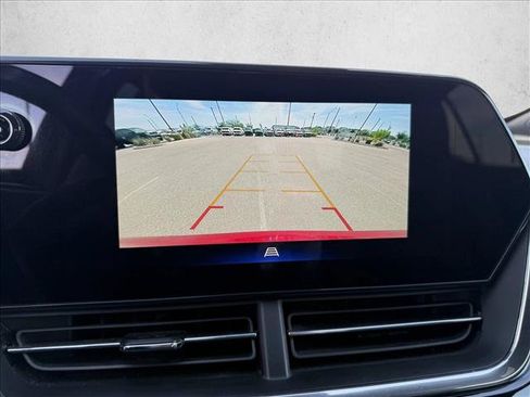 Used 2024 Chevrolet Trax RS w/ Sunroof Package FWD image 18