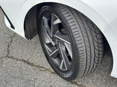 Used 2024 Hyundai Elantra SEL w/ Convenience Package image 27