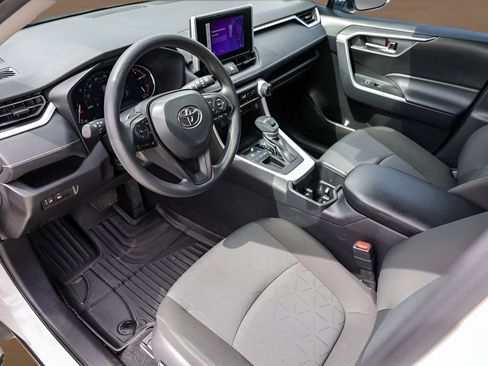 Used 2025 Toyota RAV4 XLE FWD image 10