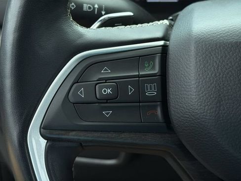 Used 2022 Jeep Grand Cherokee Limited AWD/4WD image 30