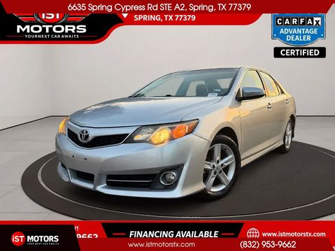 Used 2014 Toyota Camry SE FWD image 1