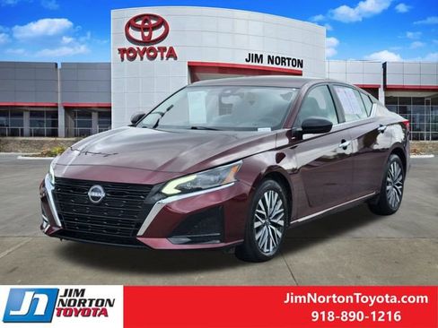 Used 2025 Nissan Altima 2.5 SV image 3