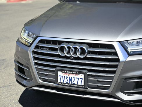 Used 2017 Audi Q7 3.0T Premium Plus w/ Premium Plus Package AWD/4WD image 9