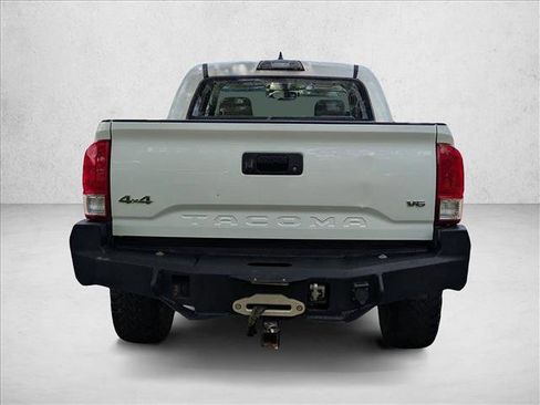 Used 2016 Toyota Tacoma SR w/ Towing Package AWD/4WD image 7