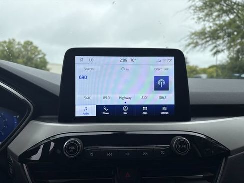 Used 2022 Ford Escape SEL w/ Technology Package FWD image 16